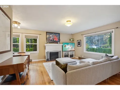 8414 SW Pine Street Portland OR 97223