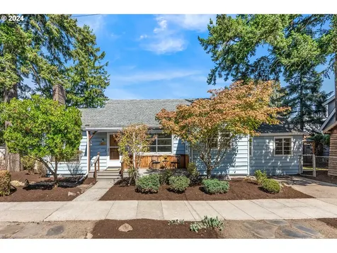 3611 Ne Emerson Street Portland OR 97211