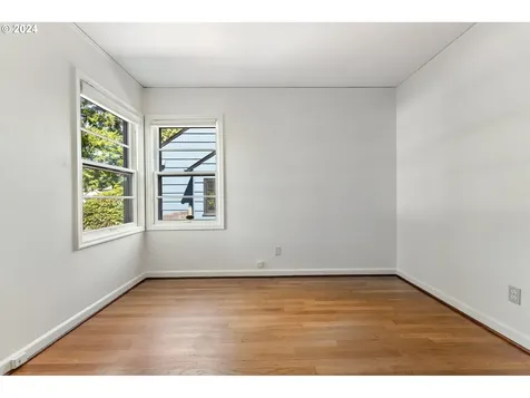 3611 Ne Emerson Street Portland OR 97211