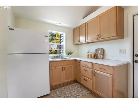 3611 Ne Emerson Street Portland OR 97211