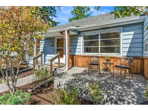 3611 Ne Emerson Street Portland OR 97211