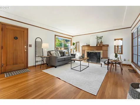 3611 Ne Emerson Street Portland OR 97211