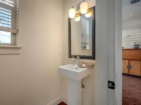 1938 Sw 144th Avenue Beaverton OR 97005