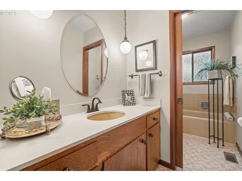 1210 Ne 137th Avenue Portland OR 97230