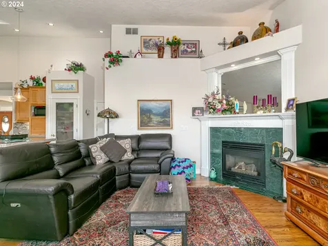 16356 SE Widgeon Court Damascus OR 97089
