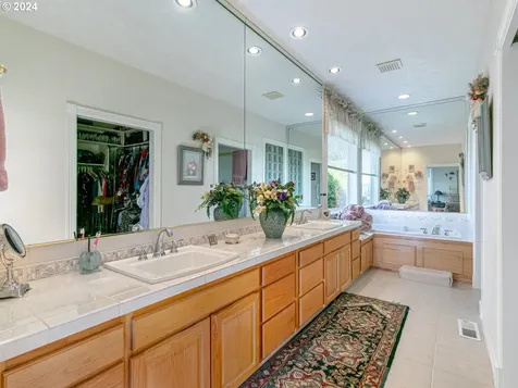 16356 SE Widgeon Court Damascus OR 97089