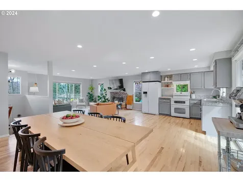 51988 SW 4th Street Scappoose OR 97056