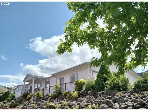130 Angelcrest Court Roseburg OR 97471