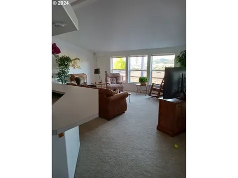 130 Angelcrest Court Roseburg OR 97471