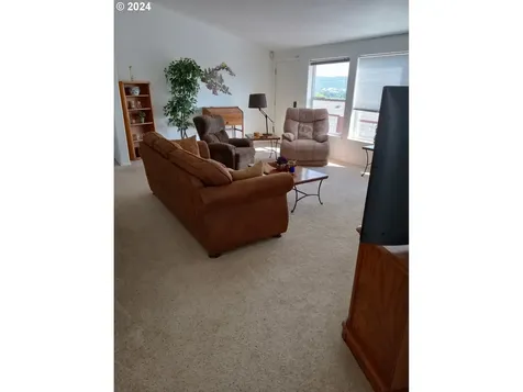 130 Angelcrest Court Roseburg OR 97471