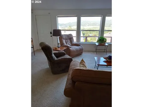 130 Angelcrest Court Roseburg OR 97471