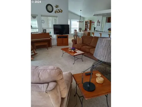 130 Angelcrest Court Roseburg OR 97471