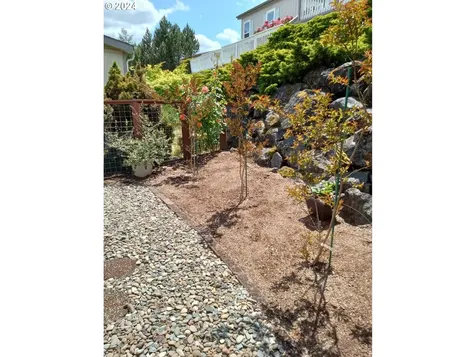 130 Angelcrest Court Roseburg OR 97471