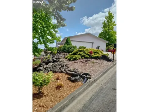 130 Angelcrest Court Roseburg OR 97471