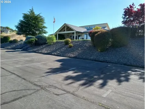 130 Angelcrest Court Roseburg OR 97471