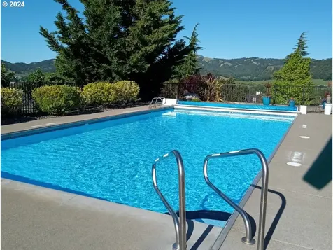 130 Angelcrest Court Roseburg OR 97471