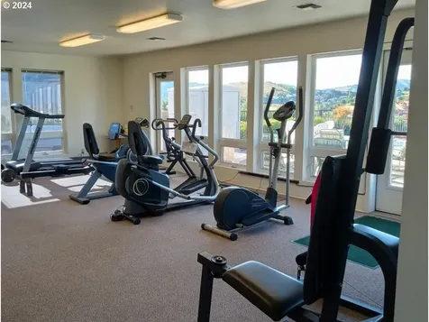 130 Angelcrest Court Roseburg OR 97471