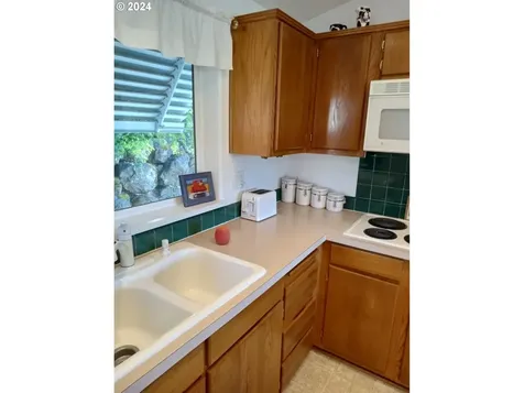 130 Angelcrest Court Roseburg OR 97471