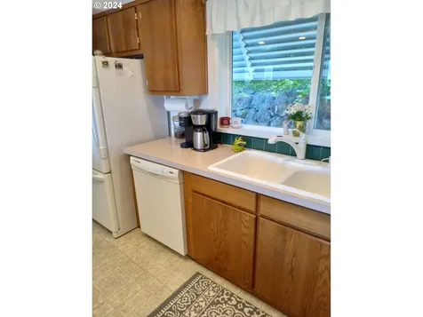 130 Angelcrest Court Roseburg OR 97471