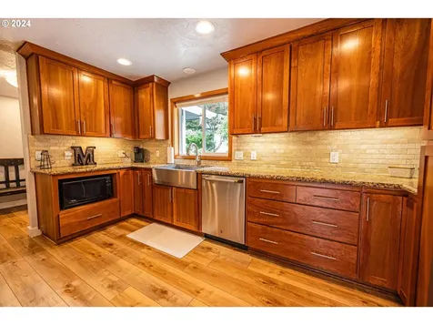 89245 Forest View Drive Elmira OR 97437