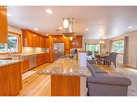 89245 Forest View Drive Elmira OR 97437