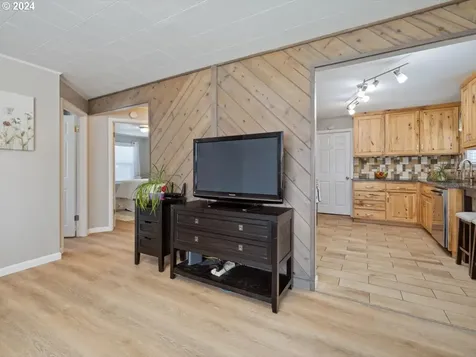2410 Cedar Street Sweet Home OR 97386