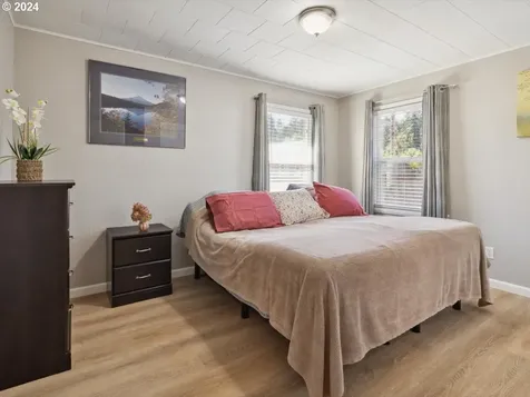 2410 Cedar Street Sweet Home OR 97386