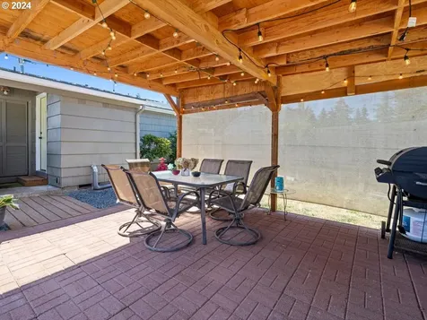 2410 Cedar Street Sweet Home OR 97386