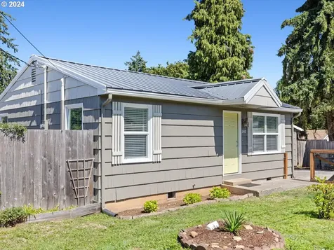 2410 Cedar Street Sweet Home OR 97386