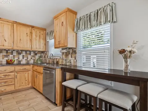 2410 Cedar Street Sweet Home OR 97386