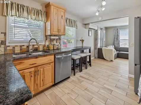 2410 Cedar Street Sweet Home OR 97386