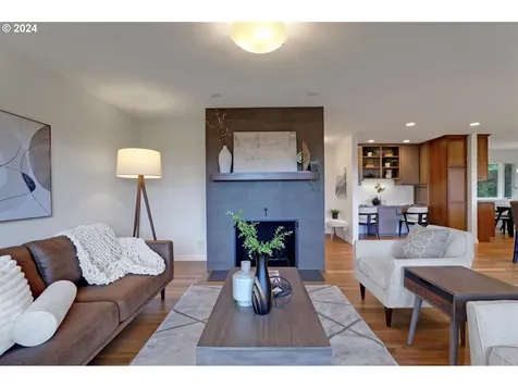 7740 SW Canyon Drive Portland OR 97225
