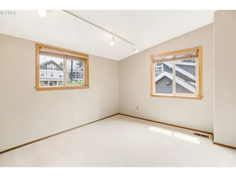 9035 Sw 50th Avenue Portland OR 97219