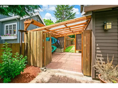 9035 Sw 50th Avenue Portland OR 97219