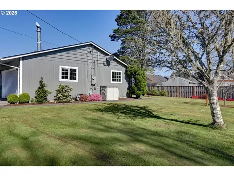 165 NW 1st Street Warrenton OR 97146