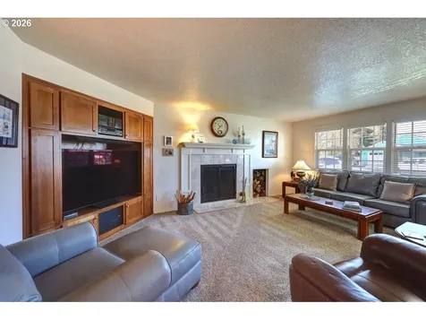 165 NW 1st Street Warrenton OR 97146