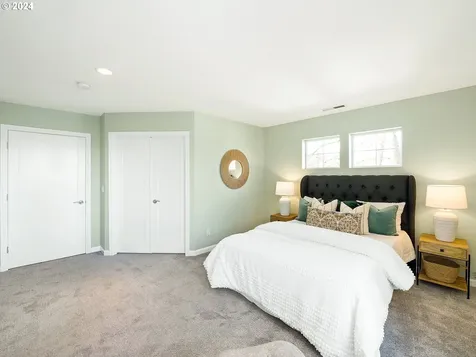 5729 NE Simpson Street Portland OR 97218