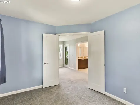 5729 NE Simpson Street Portland OR 97218