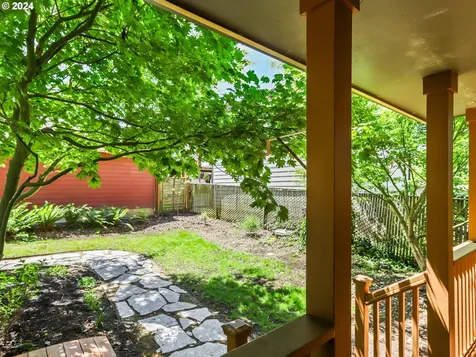 5729 NE Simpson Street Portland OR 97218