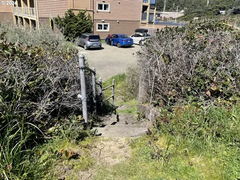 88384 1st Avenue Florence OR 97439