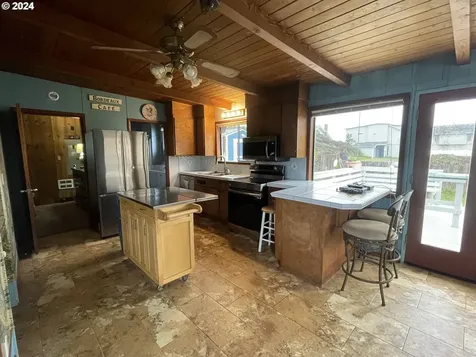 88384 1st Avenue Florence OR 97439