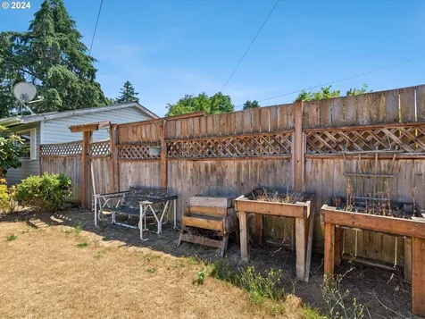 13140 Se Claybourne Street Portland OR 97236