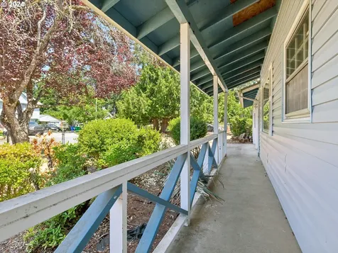 13140 Se Claybourne Street Portland OR 97236