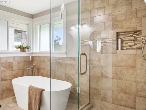 16580 S Cliff View Drive Oregon City OR 97045