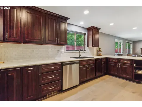 4709 Sw 207th Court Beaverton OR 97078