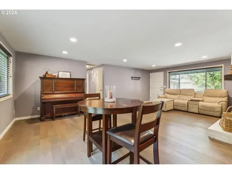 4709 Sw 207th Court Beaverton OR 97078