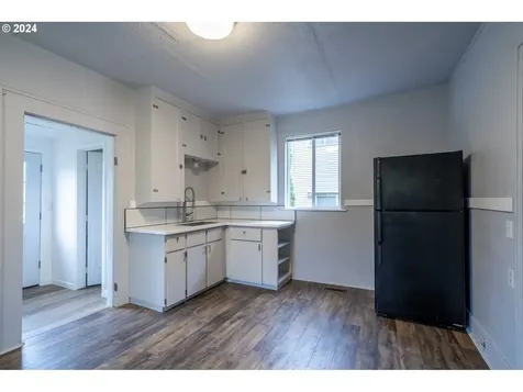 8304 SE Alder Street Portland OR 97216