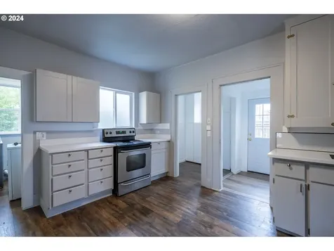 8304 SE Alder Street Portland OR 97216