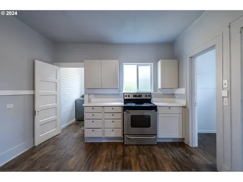 8304 SE Alder Street Portland OR 97216