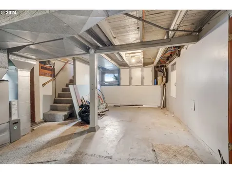8304 SE Alder Street Portland OR 97216